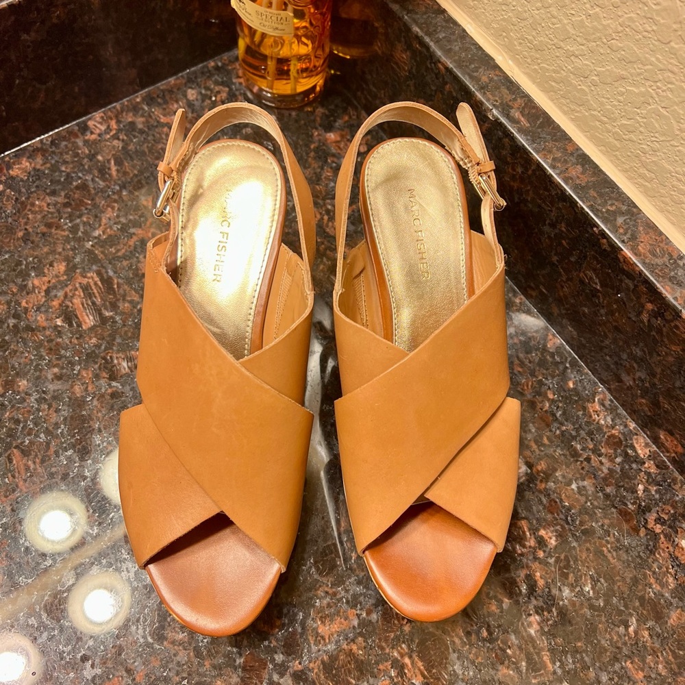 Marc Fisher Women’s Size 8 Tan Leather Wedges